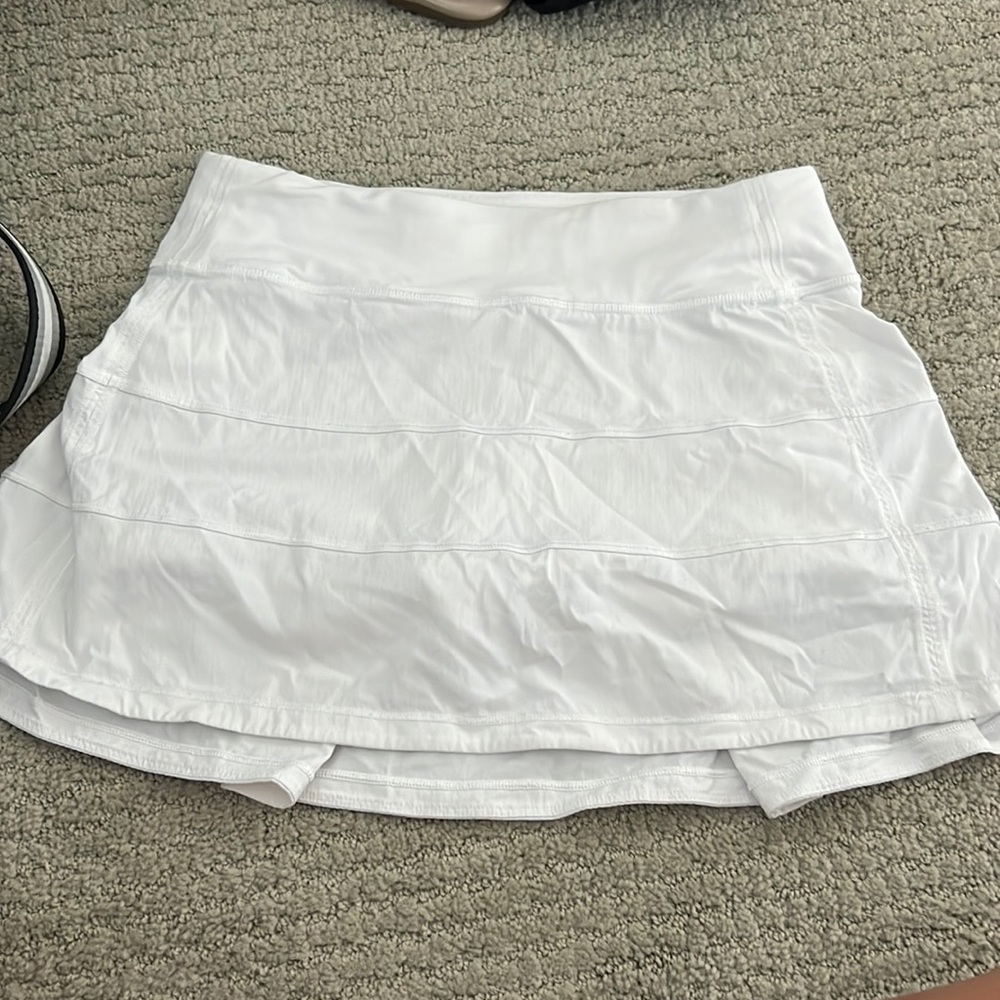 White Lululemon skirt size 4!!